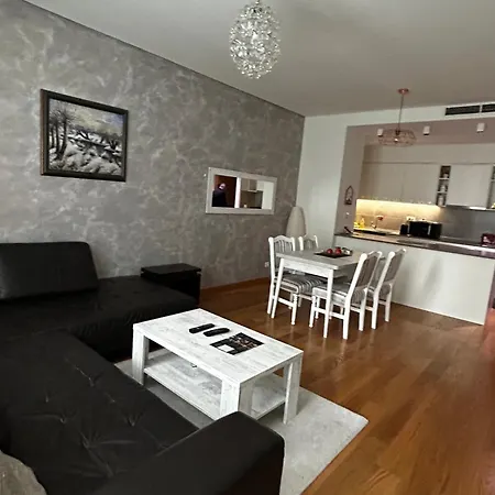 Apartament Queen B *